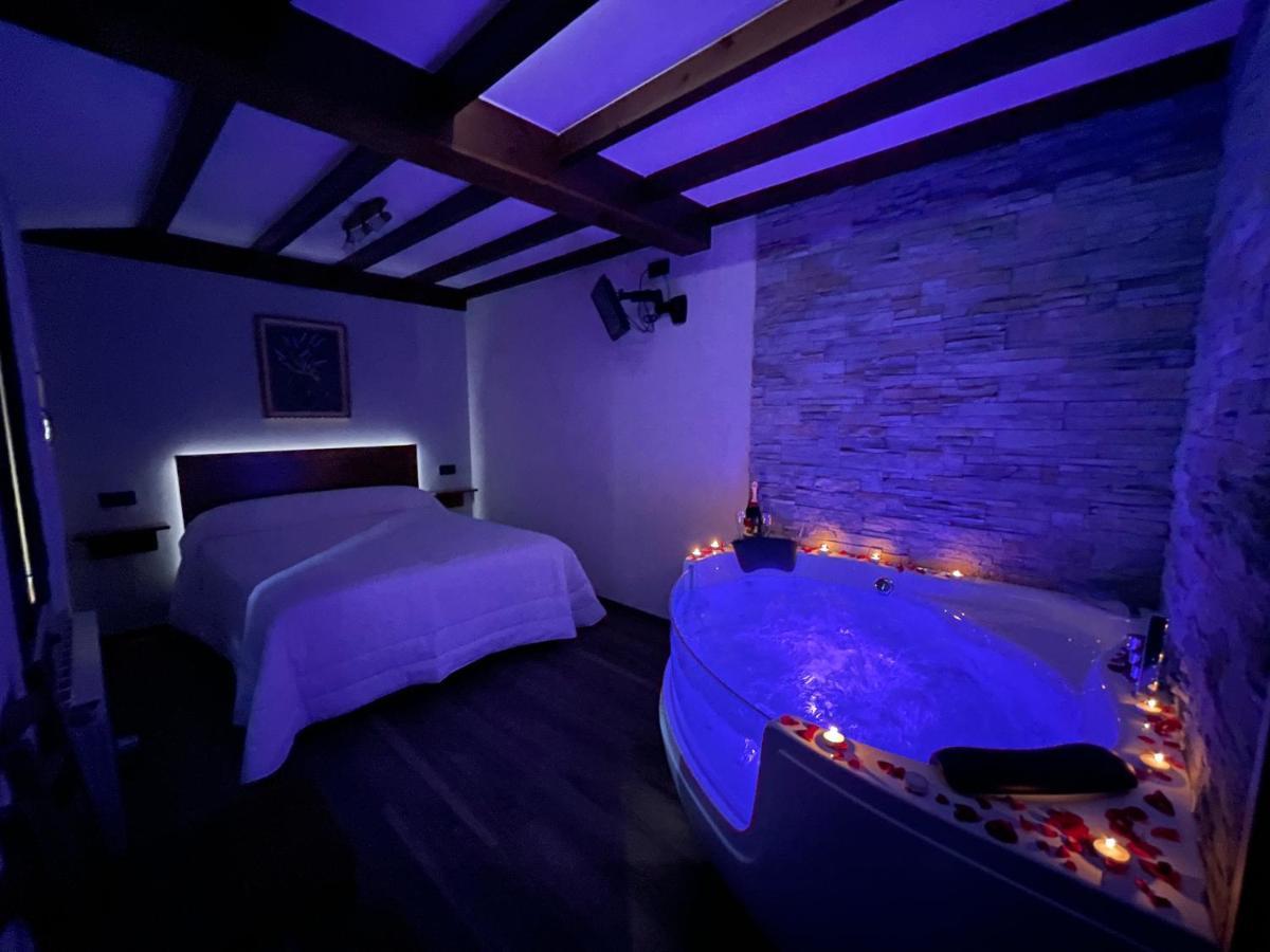 La Era De Lario Habitacion Con Jacuzzi Екстер'єр фото